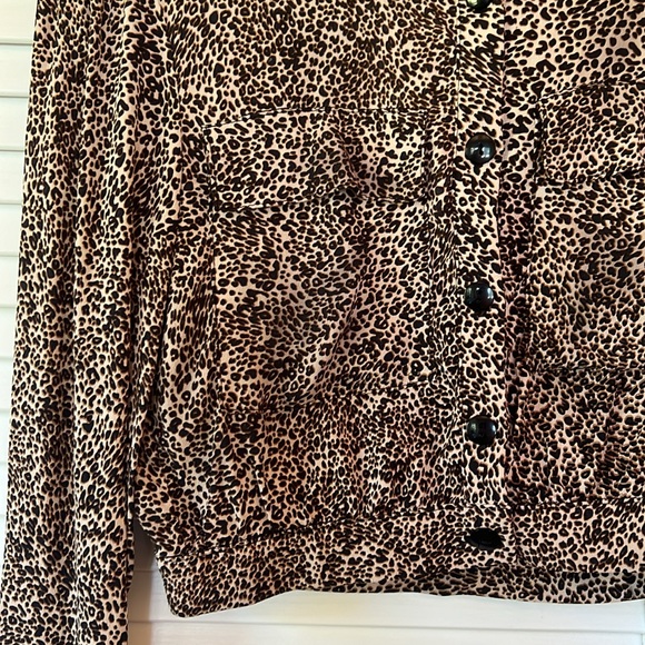 Flynn Skye π Leopard crop top button up XS - Picture 3 of 5